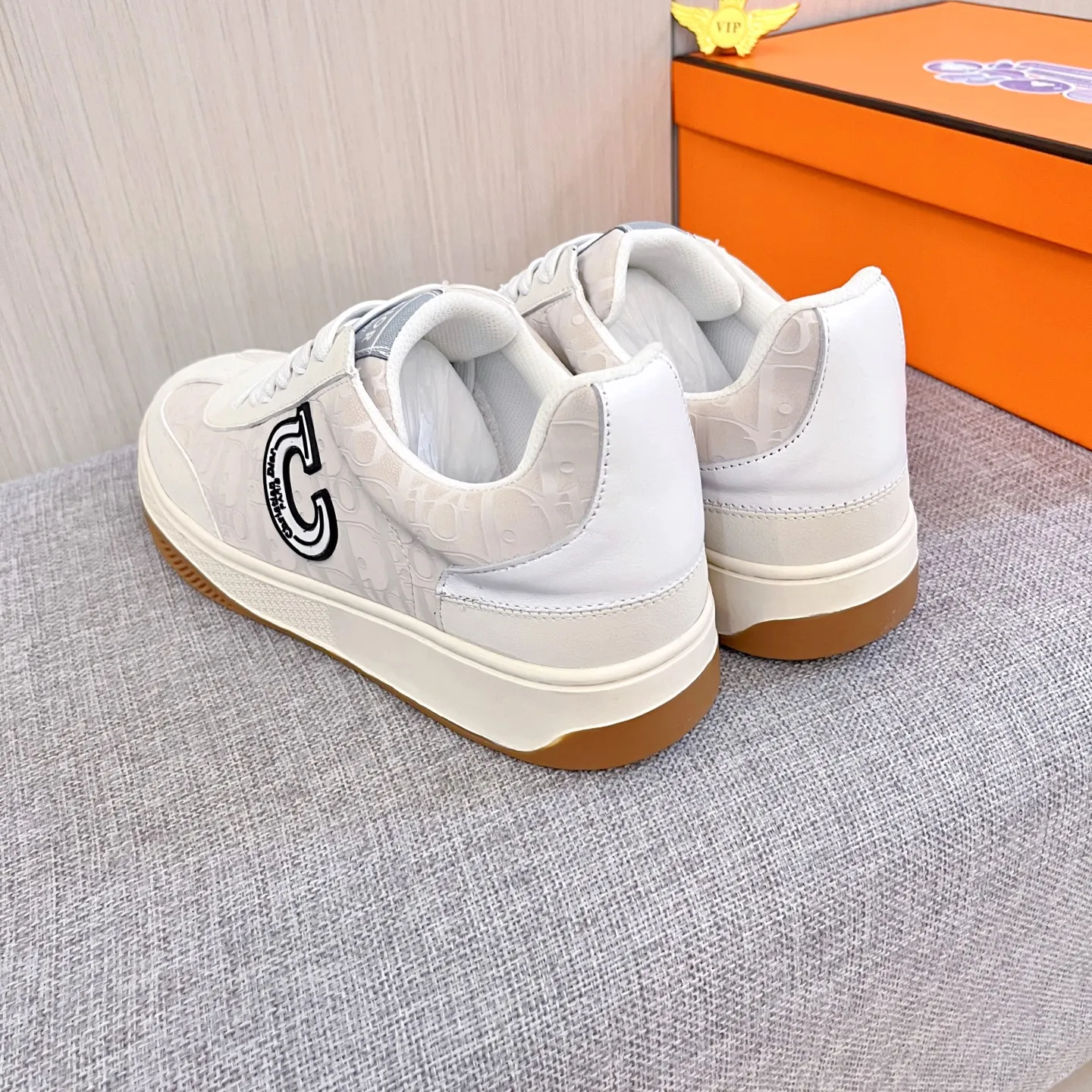 🚘🚘Factory batch 400💰[Dior]🔥Men's high-end brand of shoes official website 1:1 latest masterpiece: the upper is made of first-layer cowhide imported from Italy with a comfortable and breathable lining➕original non-slip and wear-resistant outsole🔥, making walking more convenient and comfortable! An exclusive new model, a stunning work, a beautiful 1:1 replica [color] compared to the official quality! Create a fashionable personality to set off your uniqueness! A must-have for trendy men! Classic🔥Size: 38-44 Color: 🔥Multiple colors available🔥.